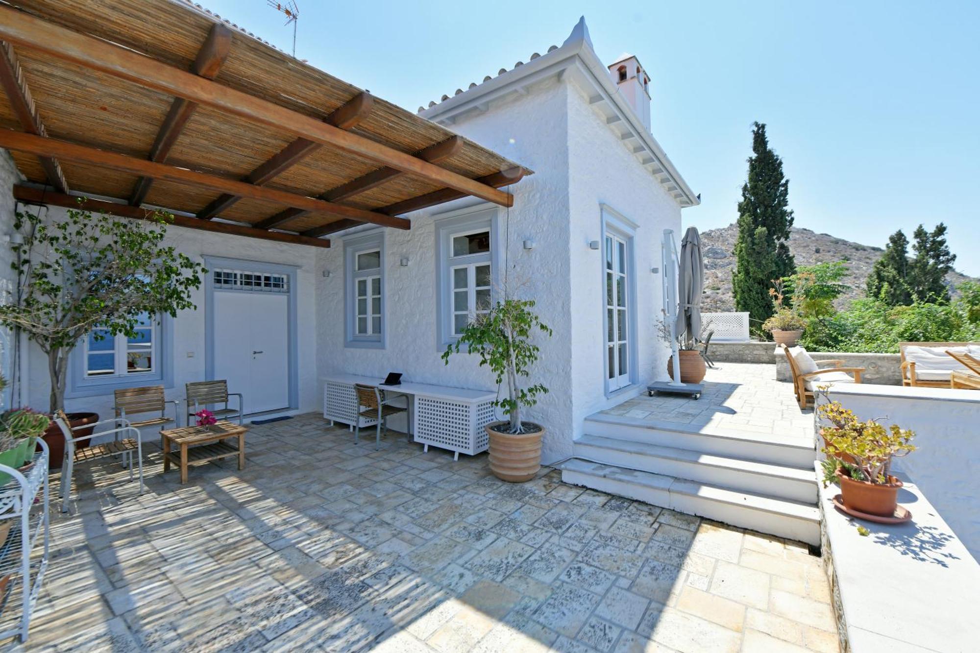 Hydra Kamini Beach Thea Exterior photo