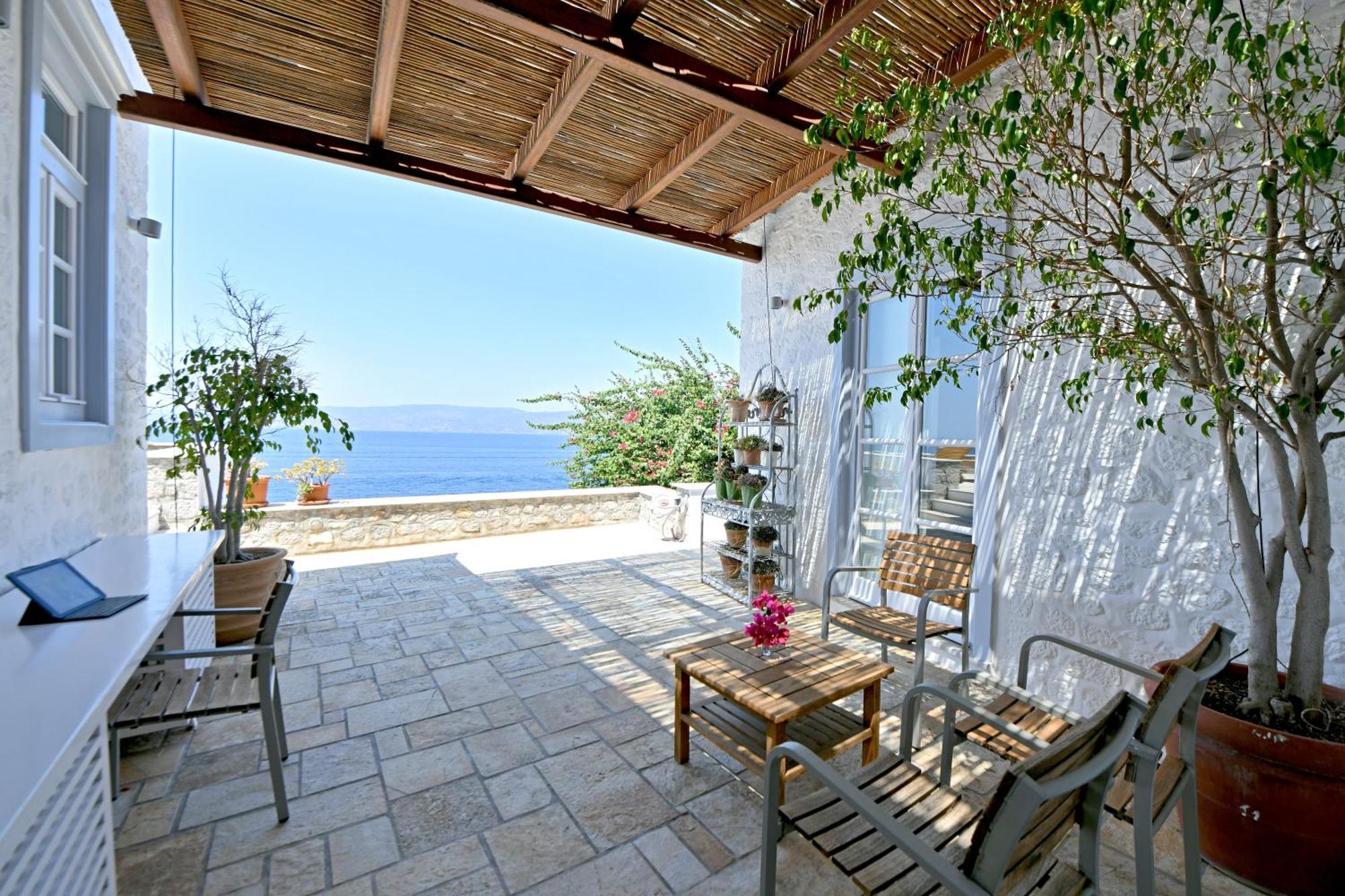 Hydra Kamini Beach Thea Exterior photo
