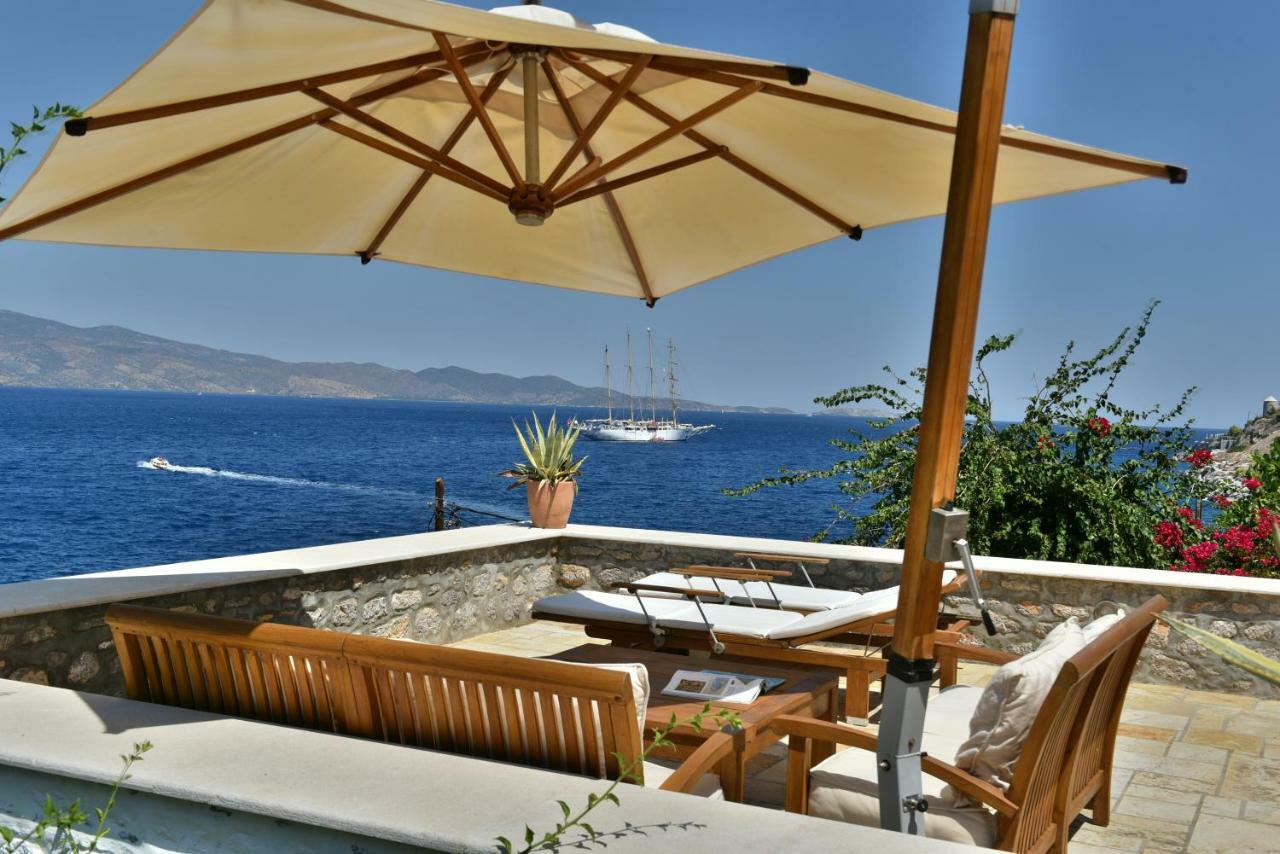 Hydra Kamini Beach Thea Exterior photo